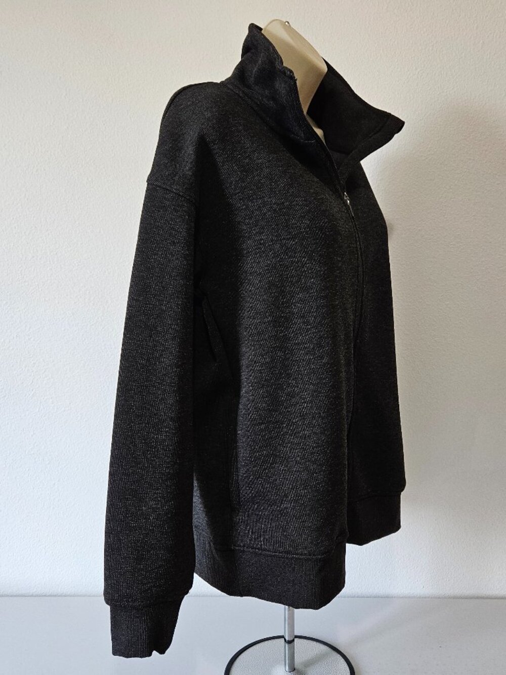 MONDETTA Fleece Full Zip Jacket | Size Small (tag) to Medium (See Measurements) - Picture 8 of 13